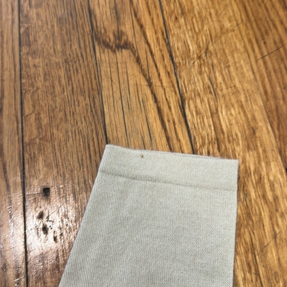 Neiman Marcus 100% cashmere neutral light tan crewneck sweater M - Picture 4 of 4